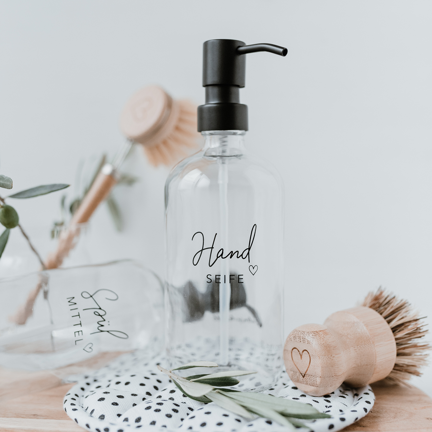 Eulenschnitt Seifenspender aus Glas | transparent mit Aufdruck Handseife und Herz | für 500 ml Inhalt