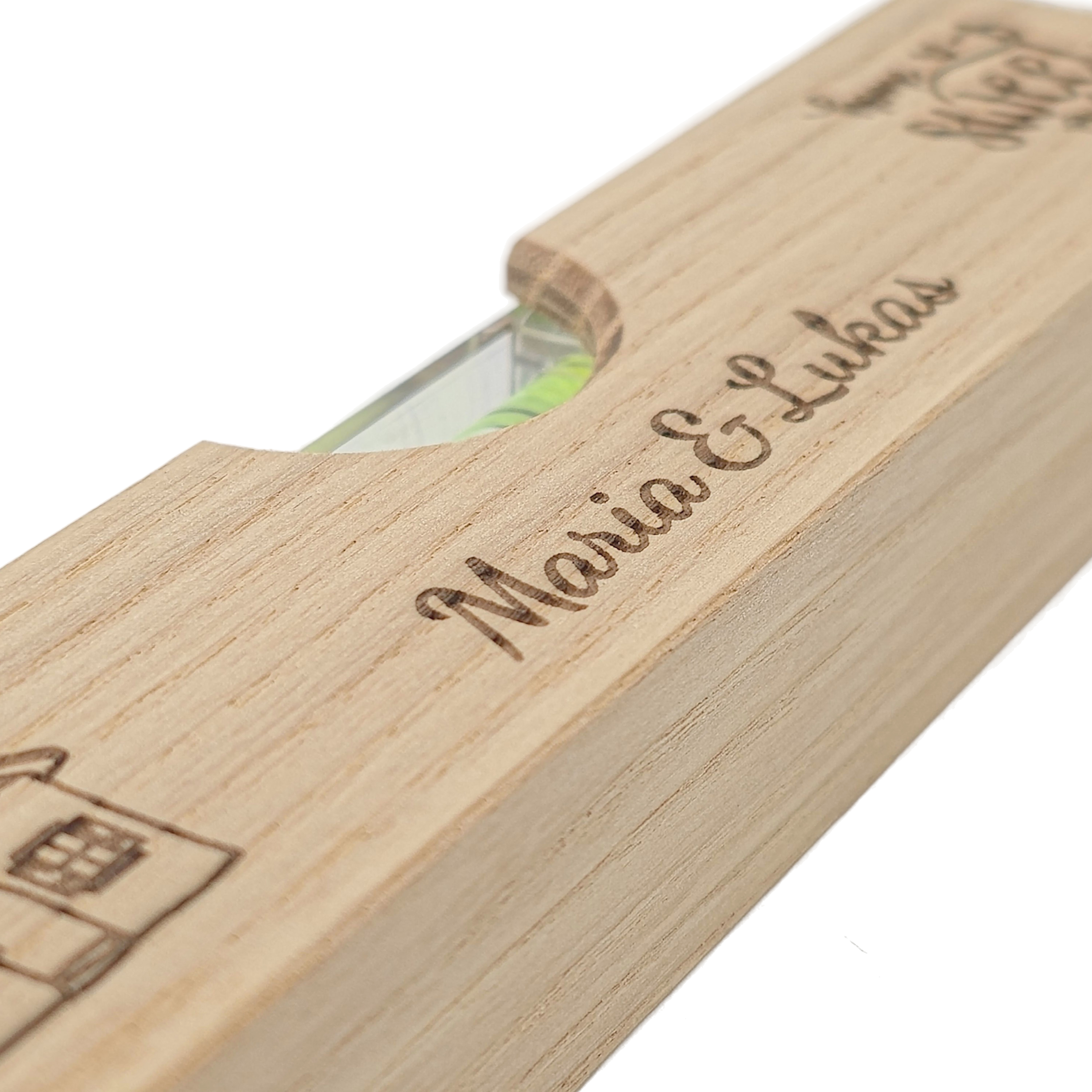 Personalisierte Mini Wasserwaage aus Holz | Geschenk zum Einzug, Richtfest & Hausbau | Individuelle Gravur | Home Sweet Home mit Namen