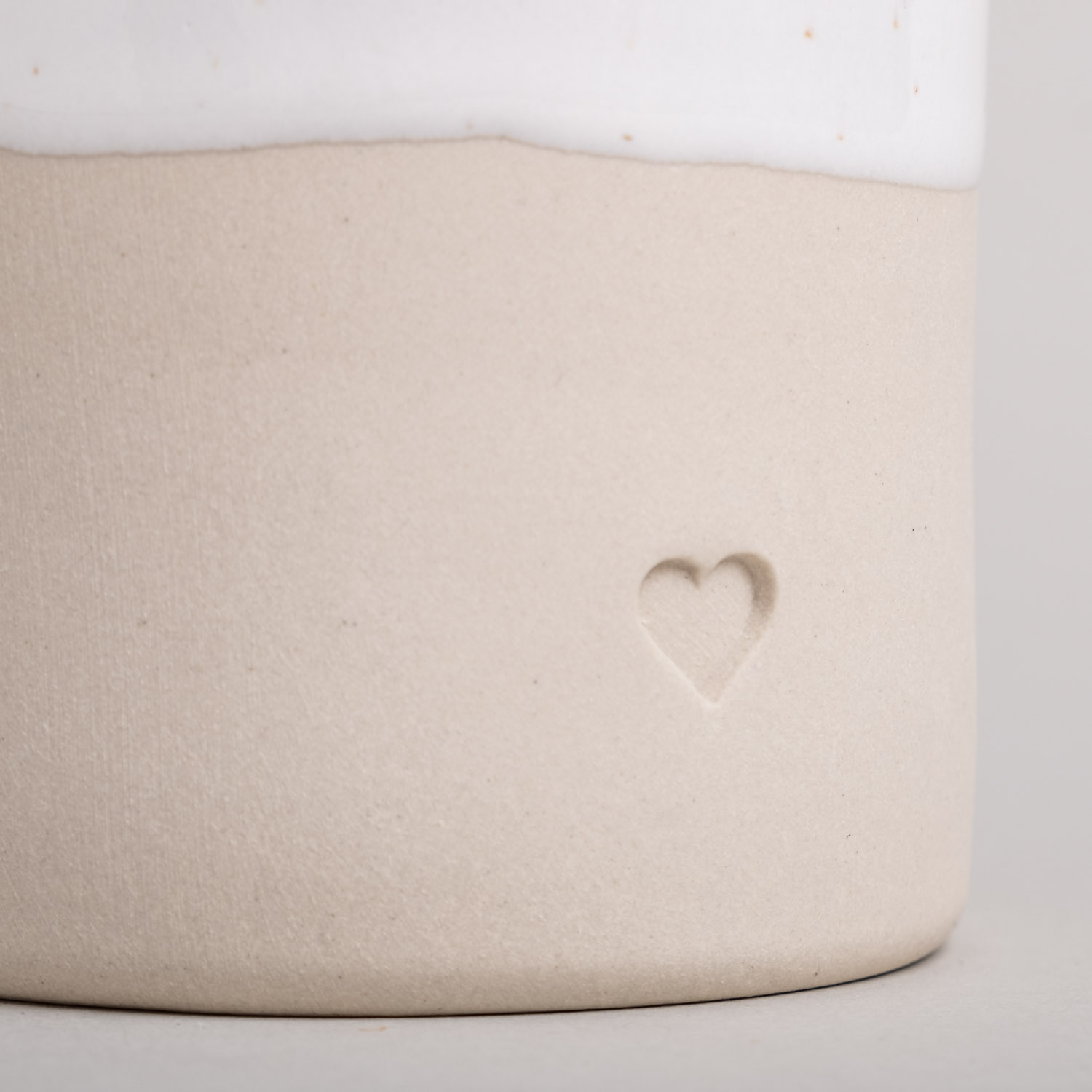 Eulenschnitt Milchkännchen aus Steingut | Motiv Herz | passend zum Cappuccinobecher