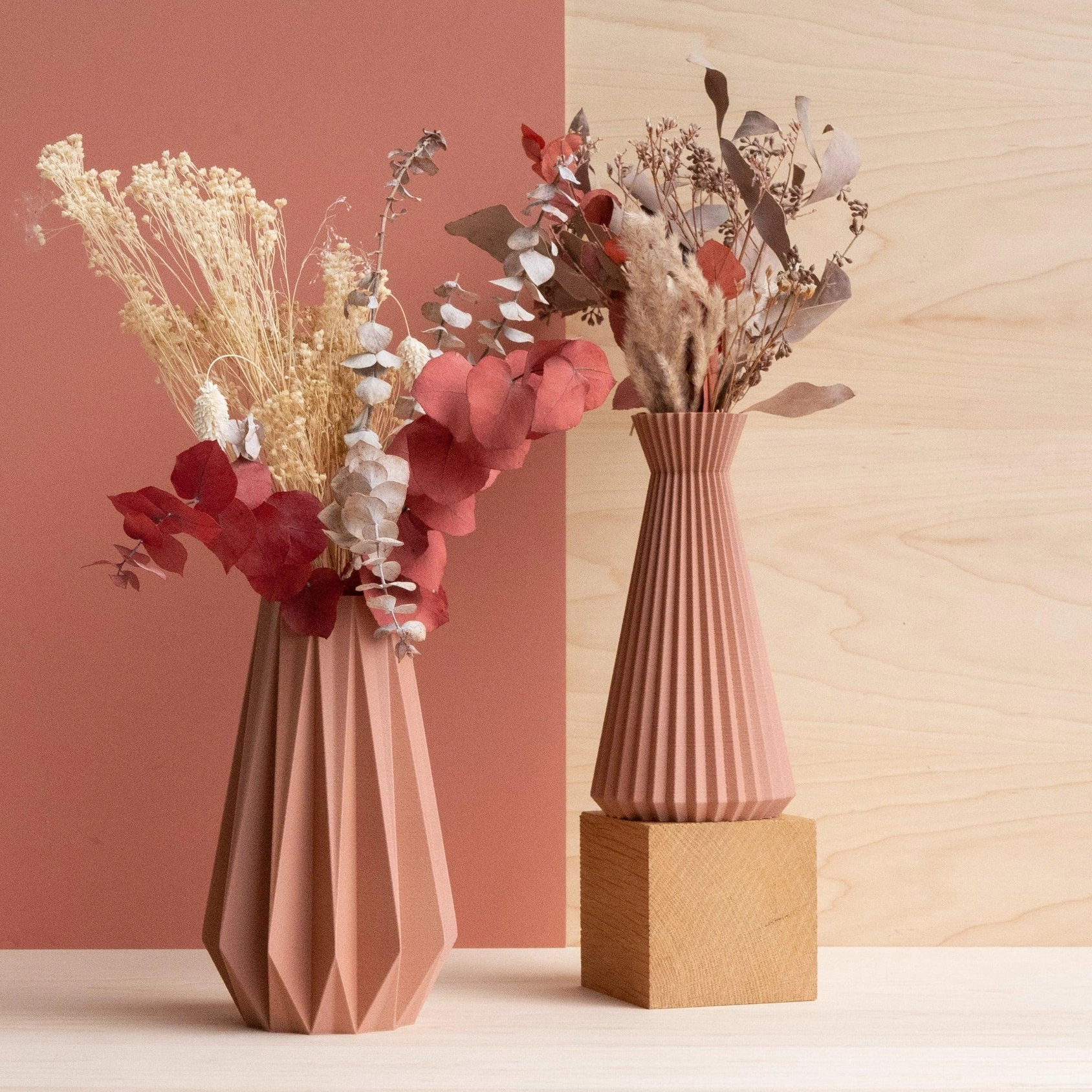 Minimum Design ausgefallene Deko-Vase ISHI in verschiedenen Farben und Größen Minimum Design ausgefallene Deko-Vase ISHI in verschiedenen Farben und Größen