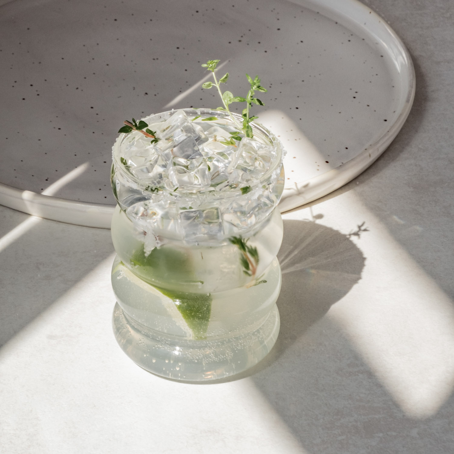 Eulenschnitt Bubble Glas mit vier Ringen, für Cocktails und kalte Getränke Eulenschnitt Bubble Glas mit vier Ringen, für Cocktails und kalte Getränke