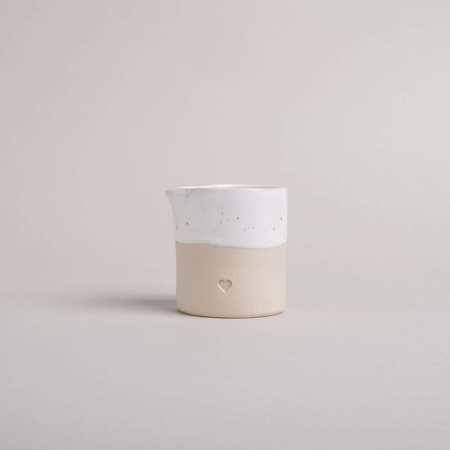 Eulenschnitt Milchkännchen aus Steingut | Motiv Herz | passend zum Cappuccinobecher