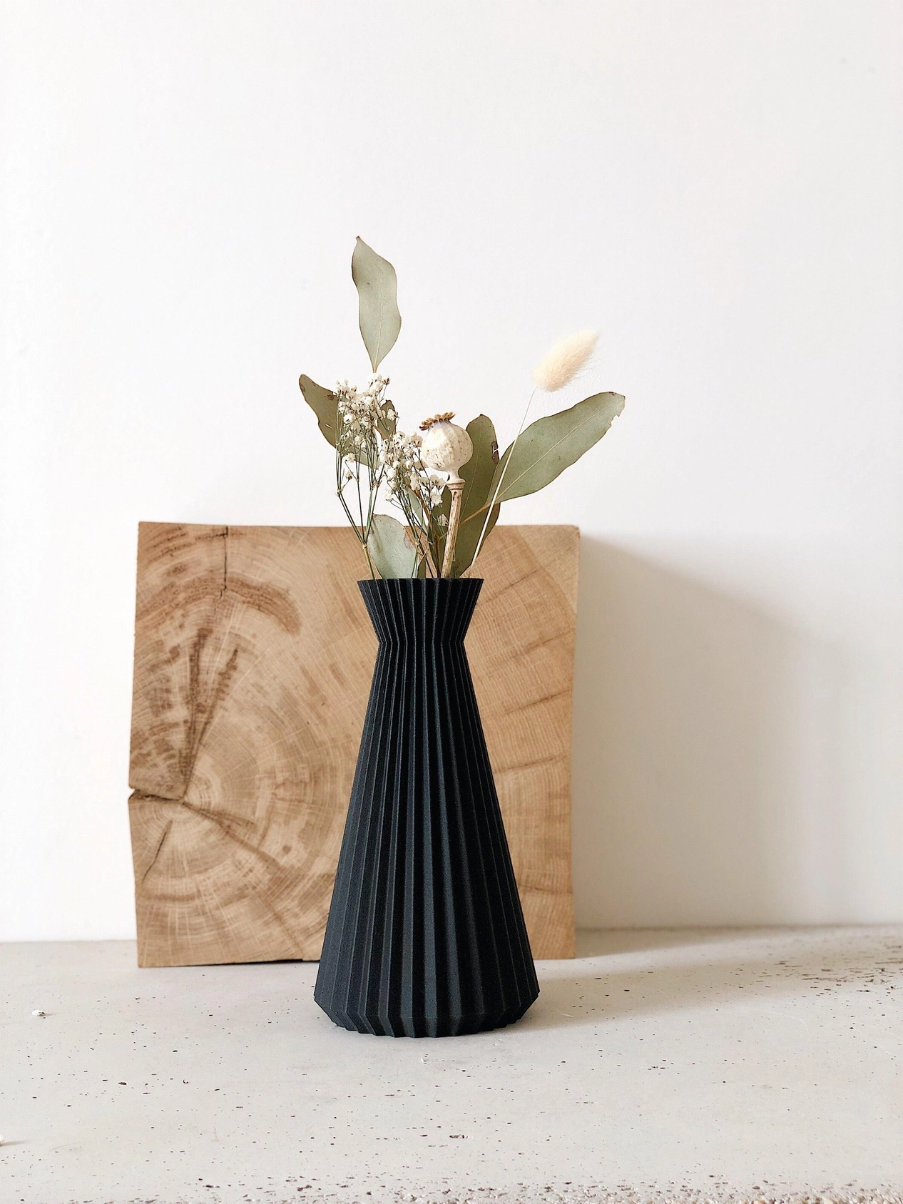 Minimum Design ausgefallene Deko-Vase ISHI in verschiedenen Farben und Größen Minimum Design ausgefallene Deko-Vase ISHI in verschiedenen Farben und Größen