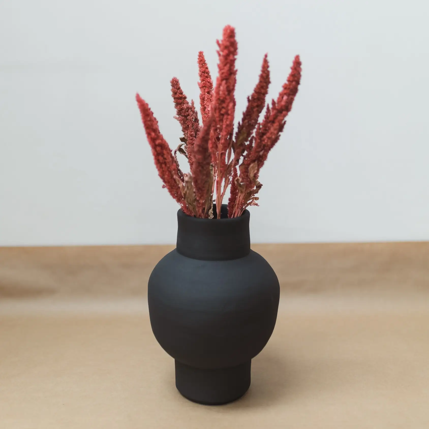 Oito.Atelier Keramik-Vase PARMA, handgefertigt in Portugal Oito.Atelier Keramik-Vase PARMA, handgefertigt in Portugal