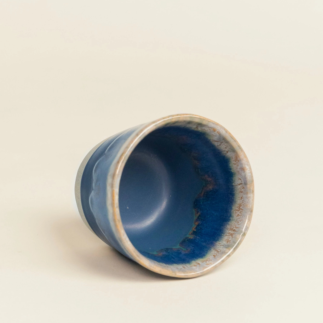 Grain by Grain Cappuccinobecher Luar | aus Steingut | teilglasiert in blau