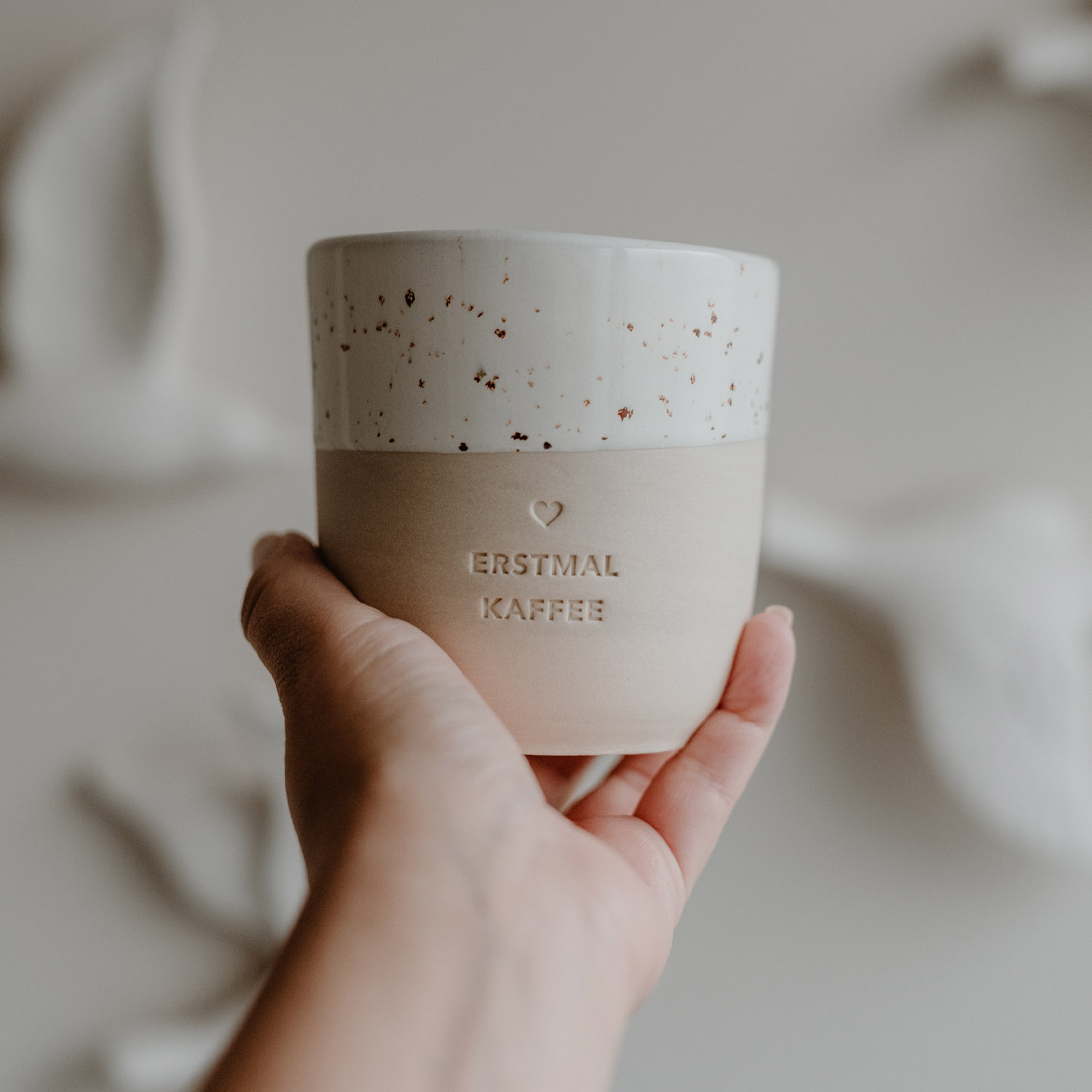 Eulenschnitt Becher ERSTMAL KAFFEE mit Herz | Steingut aus Portugal | für den morgendlichen Kaffee