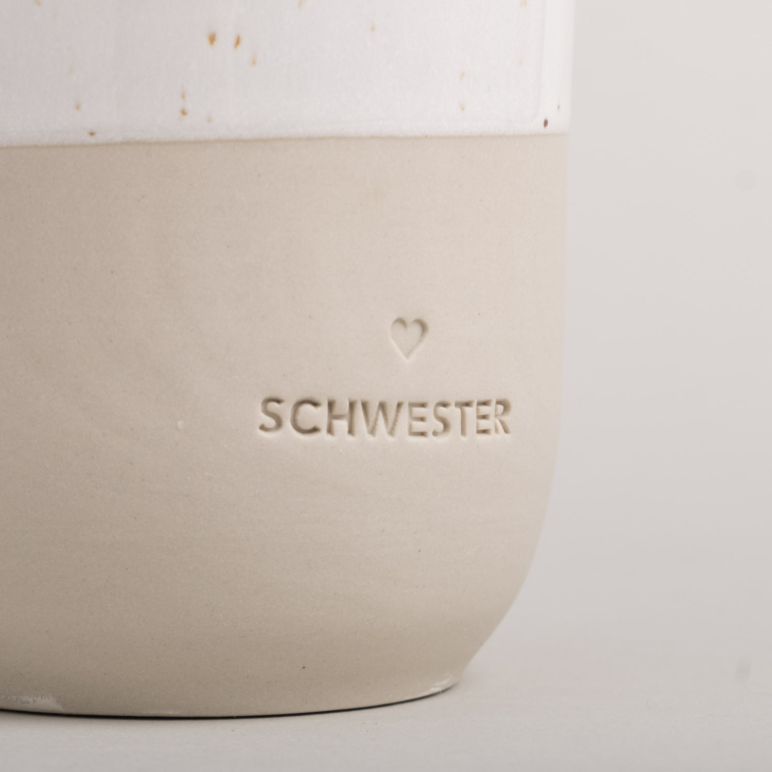Eulenschnitt Steingut-Becher Schwester | schöne Tasse mit Motiv | Perfekt als Geschenk für Geschwister