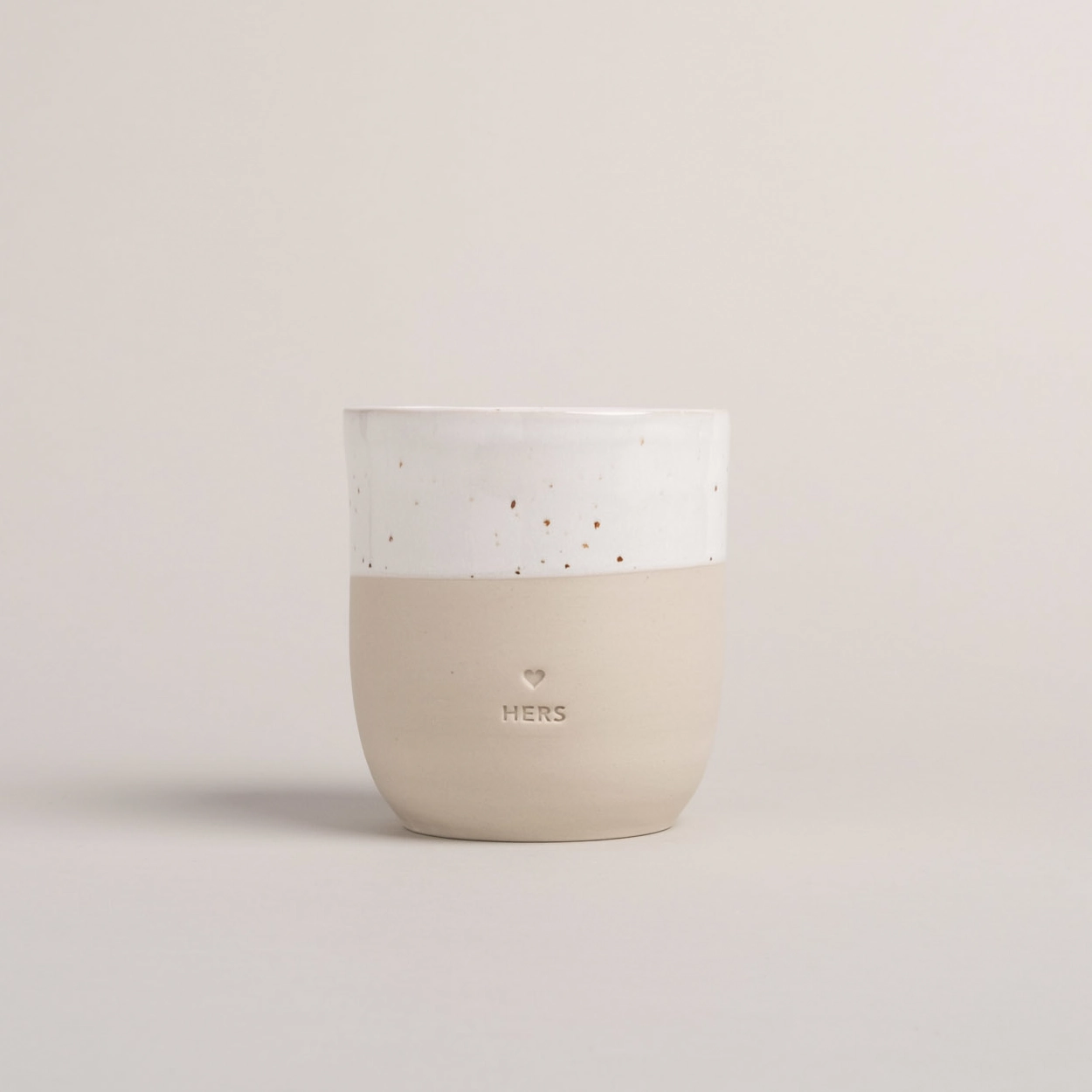 Eulenschnitt Becher aus Steingut mit Aufschrift HERS für 320 ml