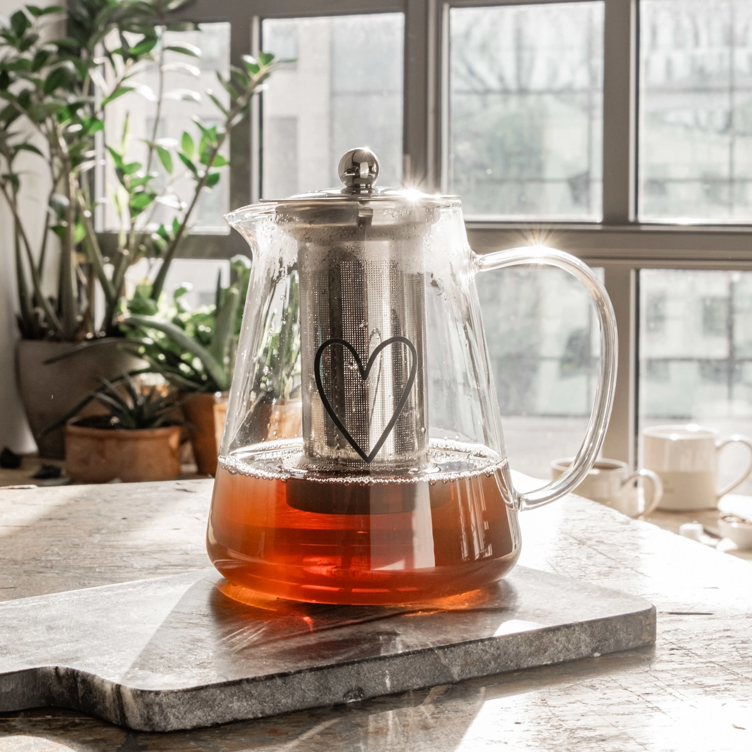 Eulenschnitt Teekanne aus Glas mit Sieb und Deckel, Aufdruck Herz für 1200 ml