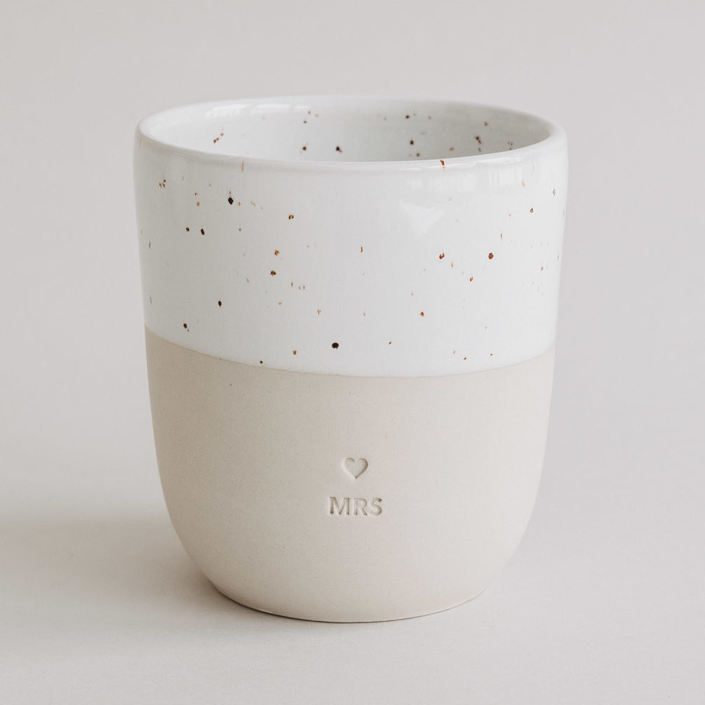 Eulenschnitt Cappuccinobecher mit Aufschrift MRS | Hochzeitsgeschenk aus Steingut | für 320 ml